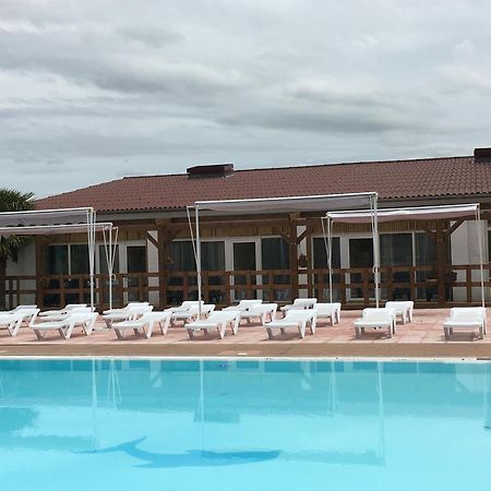 Hotel Restaurant - Le Vieux Pigeonnier ルブレサック エクステリア 写真